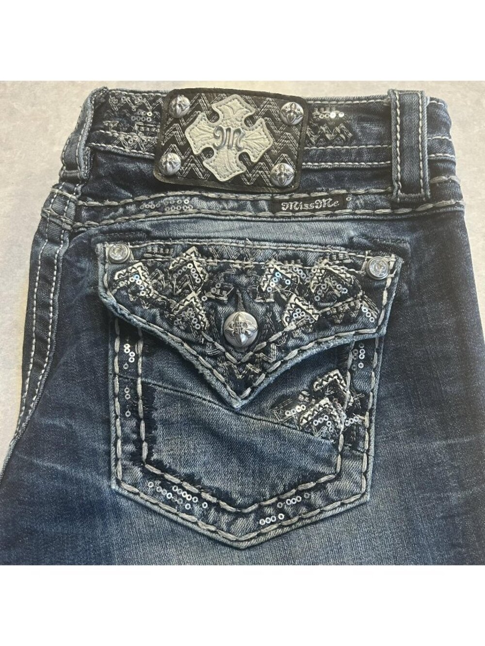 Miss Me Jeans Womens 28 Fits 31x33 Dark Wash Signature Boot Bootcut Sequin Flap